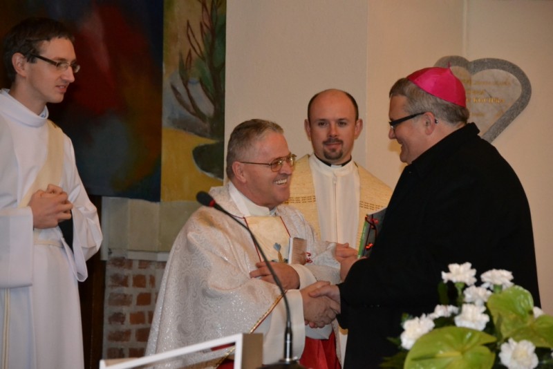 Misijonarja in kolednike je pozdravil škof dr. Peter Štumpf