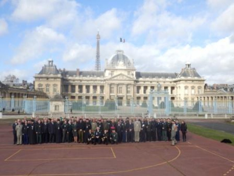 Udeleženci konference vodilnih vojaških duhovnikov in škofov v Parizu 2014