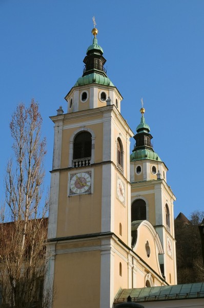 Sveta maša za žrtve prometnih nesreč bo v ljubljanski stolni cerkvi sv. Nikolaja.