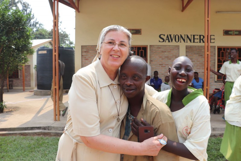 s. Vesna Hiti, misijonarka v Bujumburi v Burundiju - Foto: Slovenska karitas
