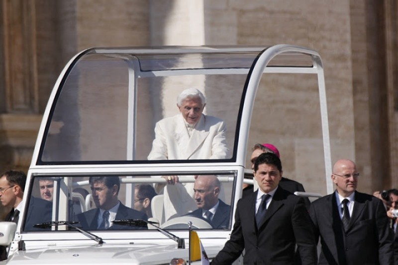 Papež Benedikt XVI. med svojo zadnjo avdienco v Rimu - Foto: p. Robert Bahčič OFM